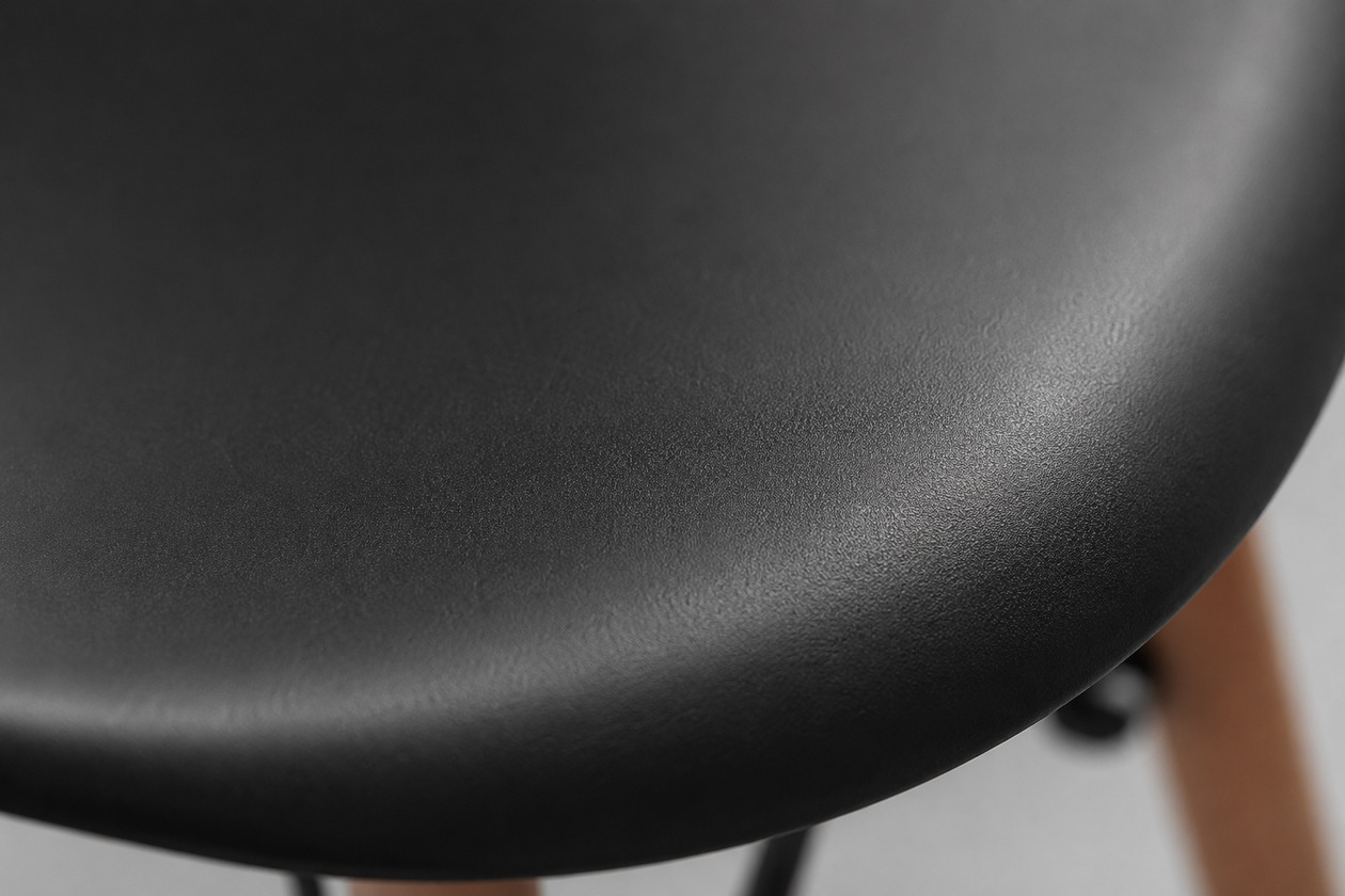 Стул пластиковый EAMES Или
