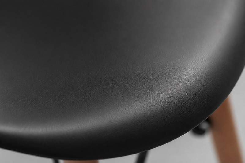 Стул пластиковый EAMES Или